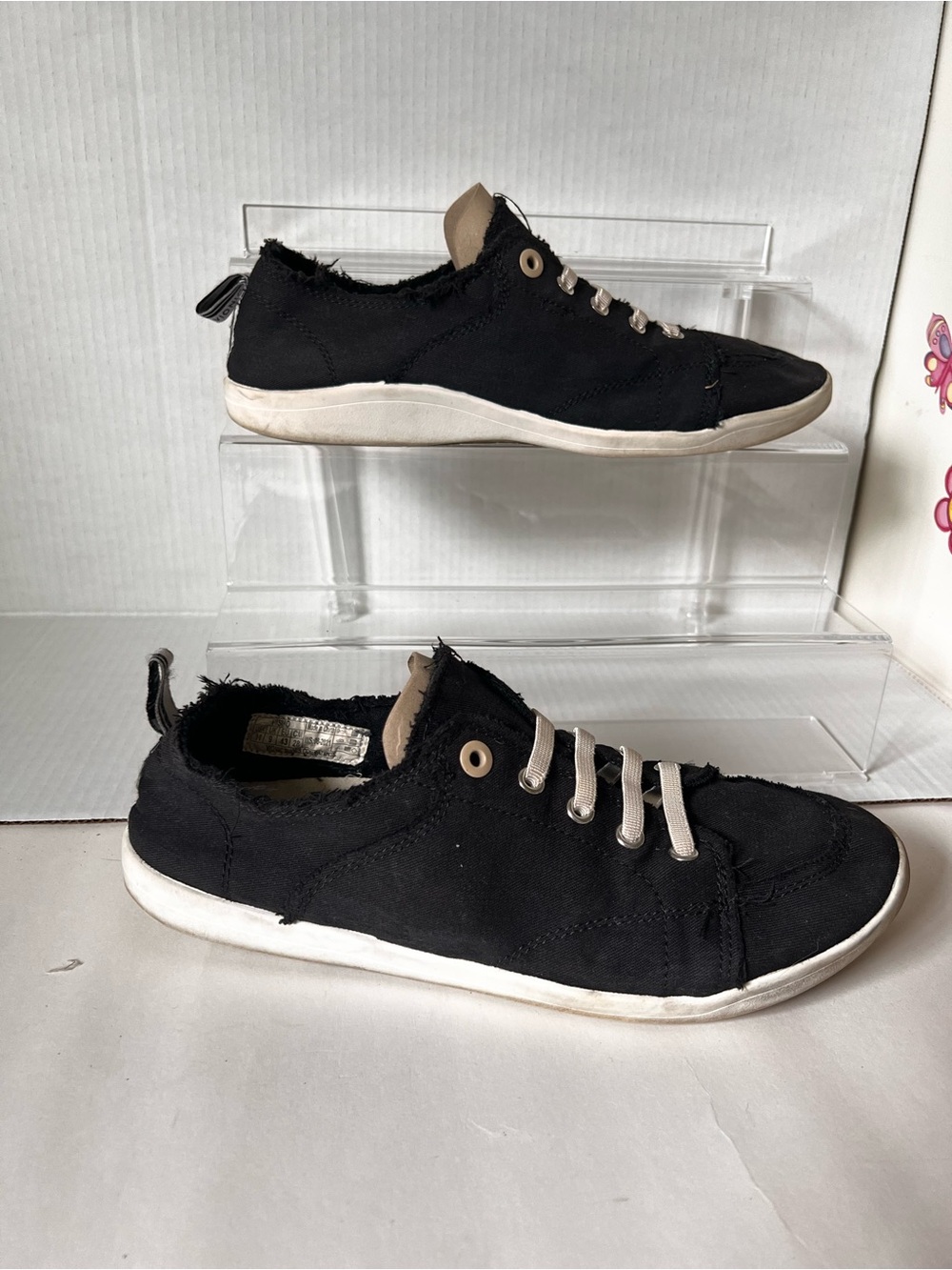 Vionic beach sneakers size 11